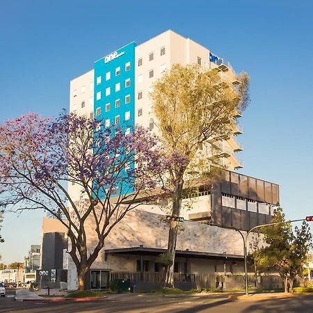 One Guadalajara Expo Hotel Exterior photo