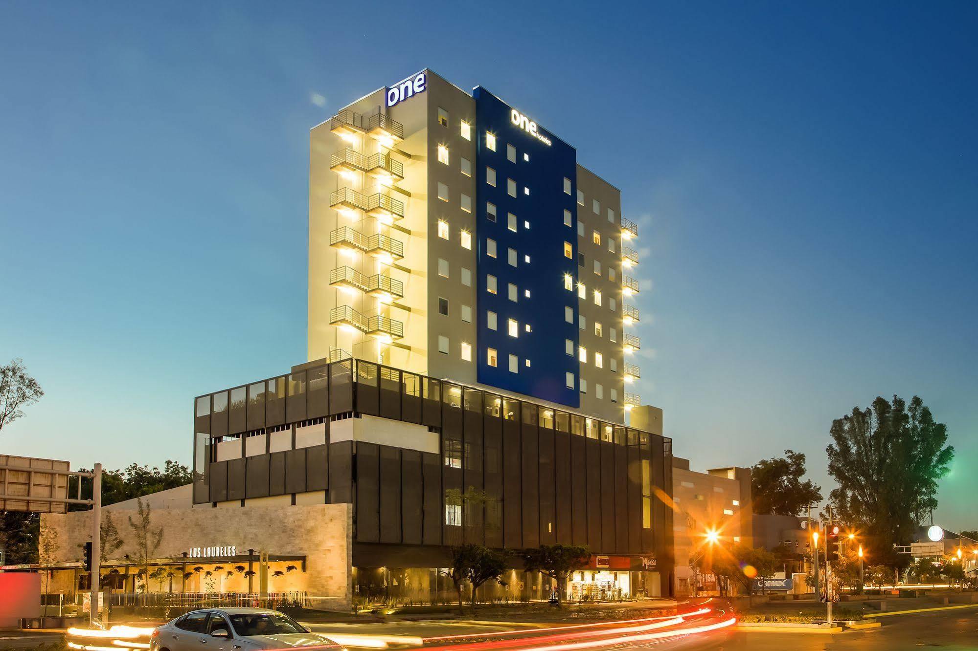 One Guadalajara Expo Hotel Exterior photo